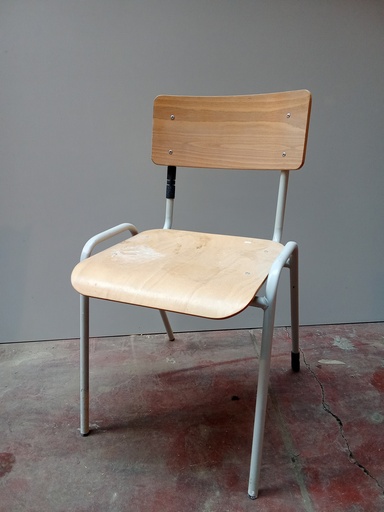 Chaise d'école en bois
