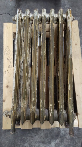 Radiateur sur pied en fonte 44x76x15 cm (L)