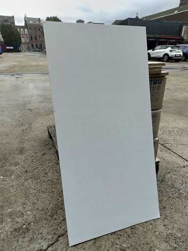 Dalle de faux plafond neuve (L)